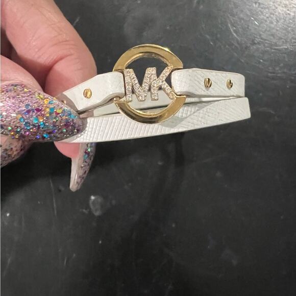 MICHAEL KORS GOLD TONE,PAVE,LOGO,DOUBLE WRAP OFF WHITE LEATHER BRACELET MKJ3853 - Picture 3 of 4